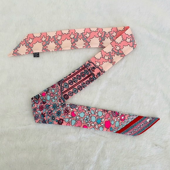 Double-Side Printed Scarf - Picture 3 of 5